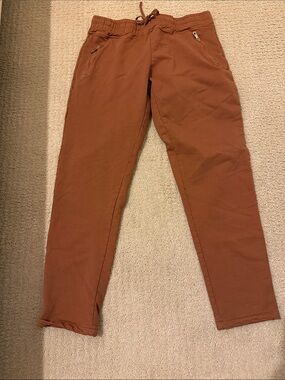 Nostalgia Men's Drawstring Joggers in Rust